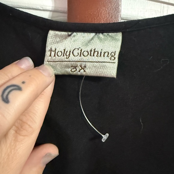 Holy clothing over dress - Picture 4 of 4